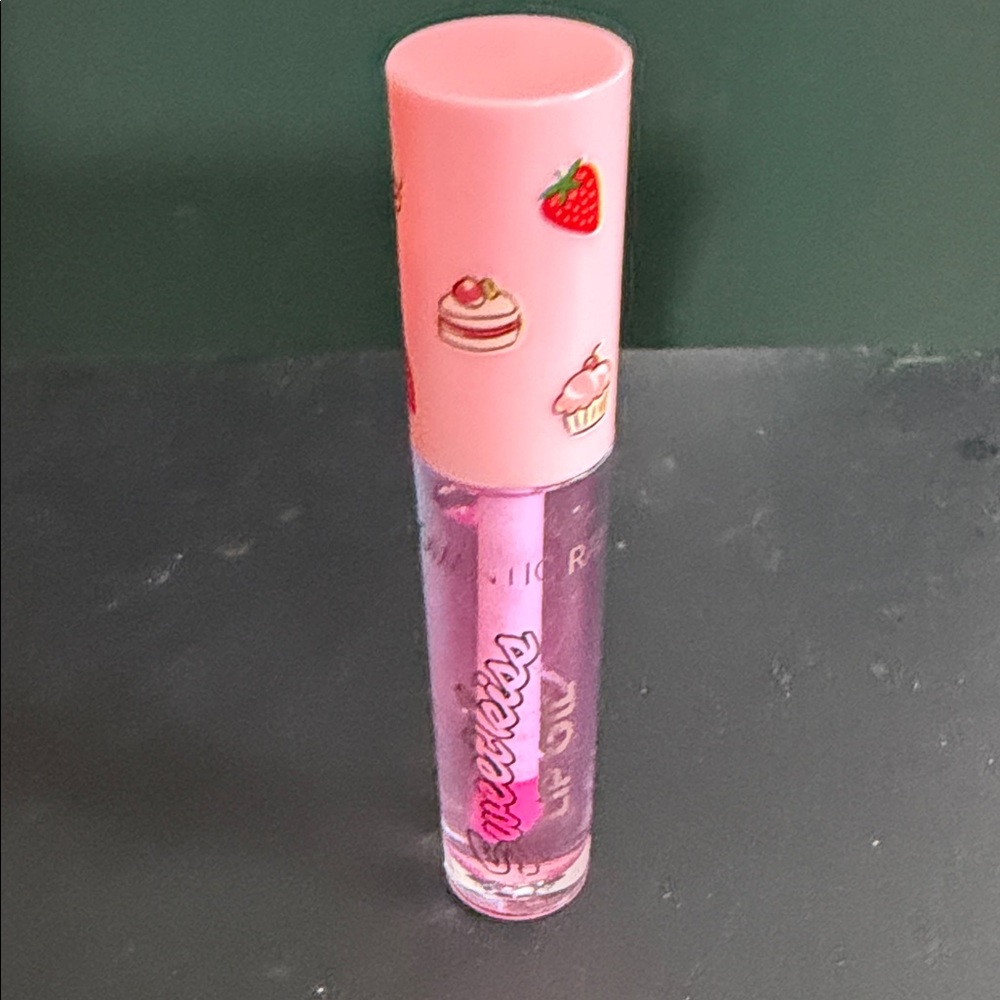 Romantic Rain Pink  Lip Gloss‎ - Shine & Hydration